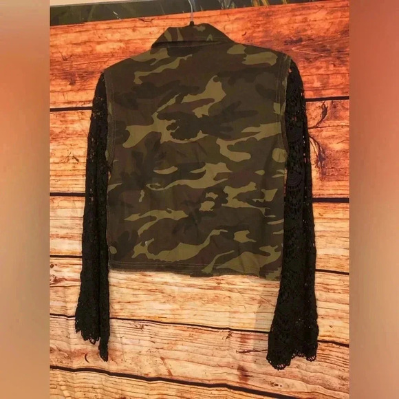 Lace Sleeve Camo Jacket - Picture 13 of 16